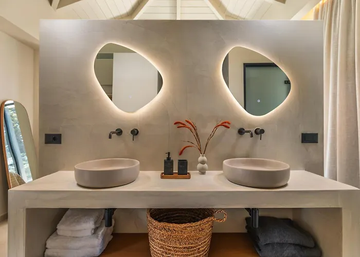 Nousa Villas, Private Luxury Retreat With Ionian Sea Views - By Mana Gers Vilă *
